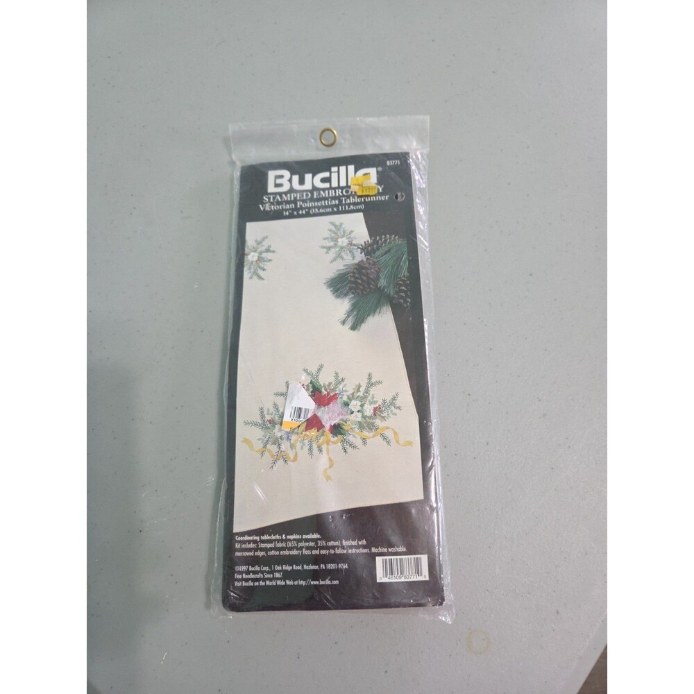 BUCILLA Stamped Embroidery Table Runner Kit Poinsettias vintage new
